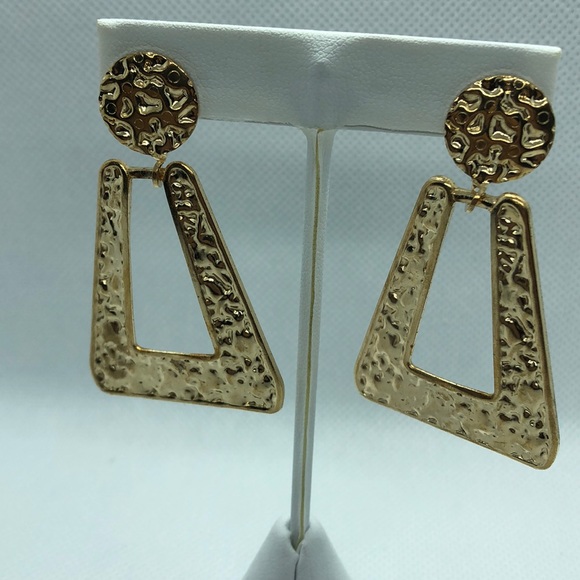 Hammered metal earrings - Picture 4 of 4